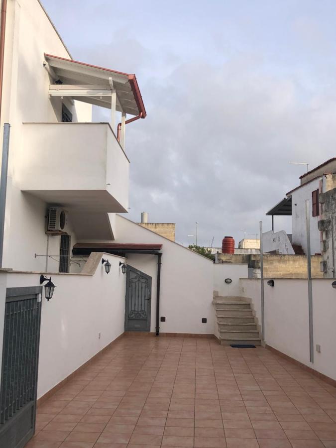 Casa Vacanze Lisa Торре-Ово Екстер'єр фото